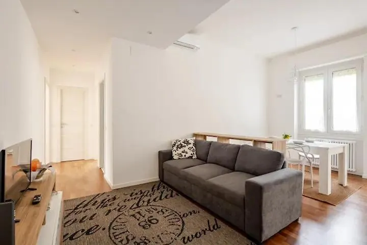 Like At Home - Close To Metro, Stadio San Siro, Duomo, Con Parcheggio Privato Milan 0*,  Italy