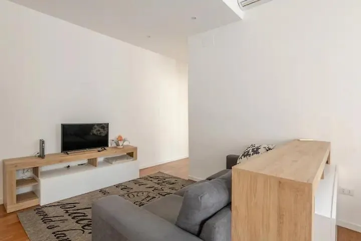 Like At Home - Close To Metro, Stadio San Siro, Duomo, Con Parcheggio Privato Milan Apartment